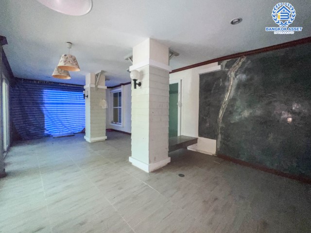 *****บ้านเดี่ยวมือสอง โซนนนทบุรี ม.คาซ่าแกรนด์ ชัยพฤกษ์-แจ้งวัฒนะ เนื้อที่กว้างขวางกว่า 77.40 ตร.ว. ฟังก์ชันครบครัน 3 ห้องนอน 2 ห้องน้ำ 2 ที่จอดรถ บ้านคุณภาพจากแบรนด์ Q.House พร้อมพื้นที่ใช้สอยมากกว่า 245 ตร.ม. ตอบโจทย์ทุกการเดินทางให้ง่ายดายยิ่งขึ้น บนทำเลใกล้รถไฟฟ้าสายอนาคตสายสีชมพู และจุดขึ้นทางด่วน "แจ้งวัฒนะ" จองด่วน!